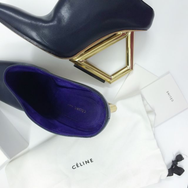 Celine triangle heel discount