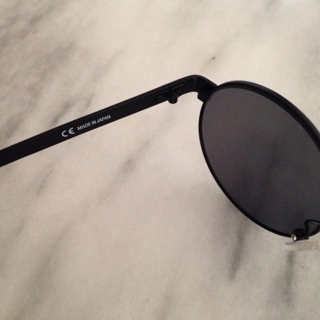 Supreme Tunnel Metal Sunglasses Black Men s Fashion Watches