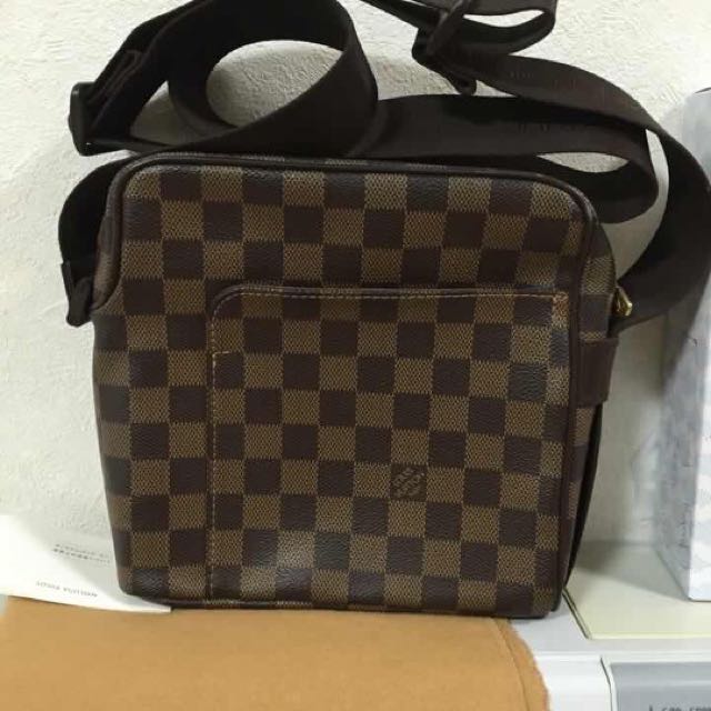 Olav Sling Bag Wid Card And Dustbag (Category: Luxury Bags & Wallets) located in Manila. Submitted by raila.bags (Listing ID 14932790, Image 2). Description: .
