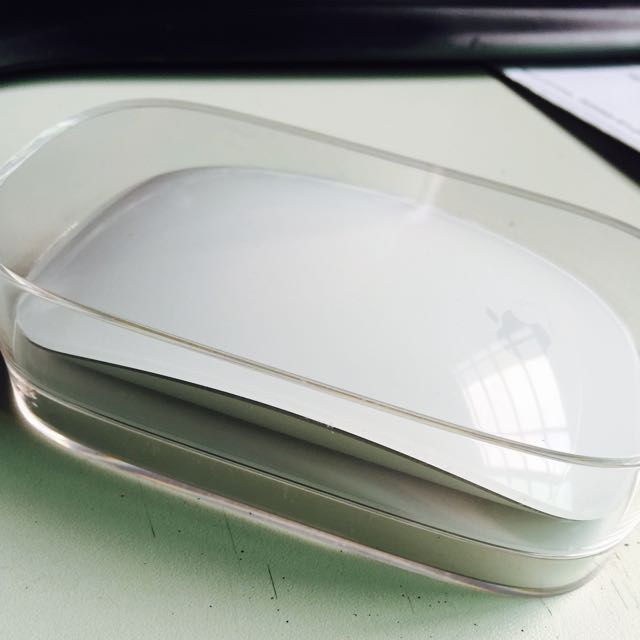Magic Mouse (Category: Networking) located in Singapore. Submitted by kornflake5 (Listing ID 15008790, Image 2). Description: .