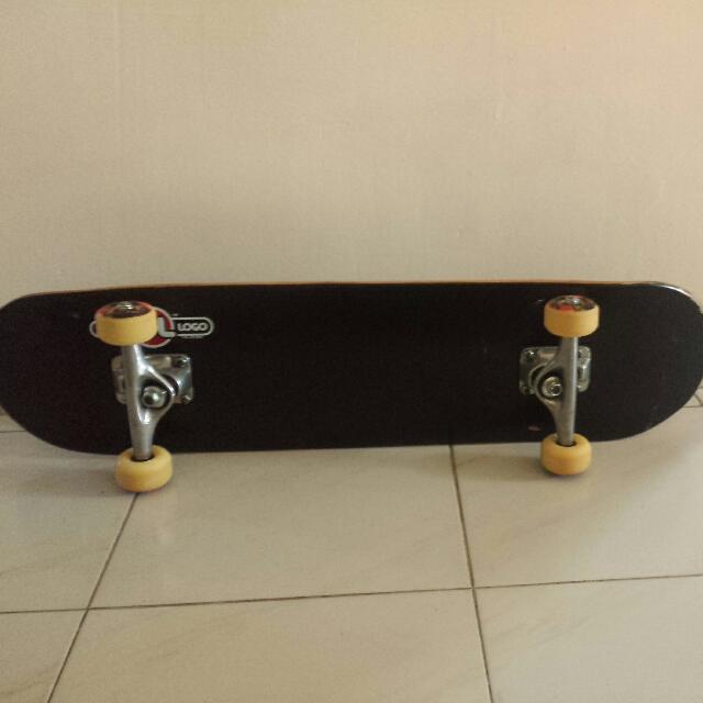 MINI LOGO SKATEBOARD, Sports Equipment, Sports & Games, Skates