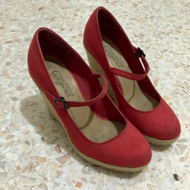 red wedges new look