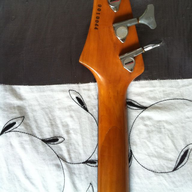 Washburn b10 shop bass