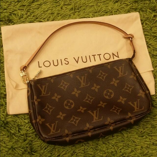 Louis Vuitton Monogram Pochette Accessories Pouch Clutch Cosmetic