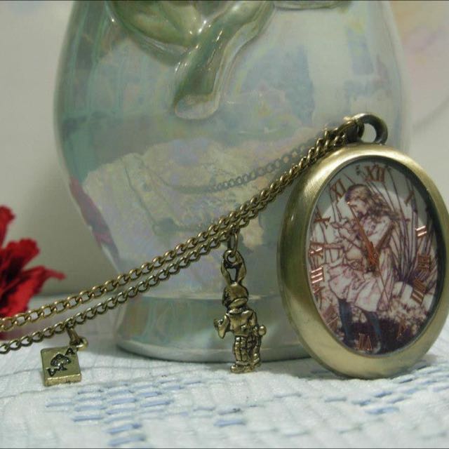 Alice in Wonderland stopwatch long necklace, Women's Fashion, Jewelry
