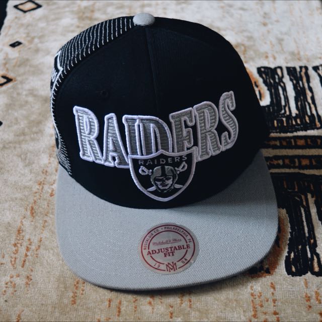 Mitchell & Ness Raiders Vintage Snapback, Men's Fashion, Watches &  Accessories, Cap & Hats on Carousell