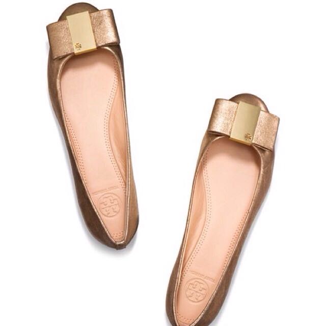 Only worn Once Authentic Tory Burch Chase Ballet Flat In Gold, Luxury,  Sneakers & Footwear on Carousell