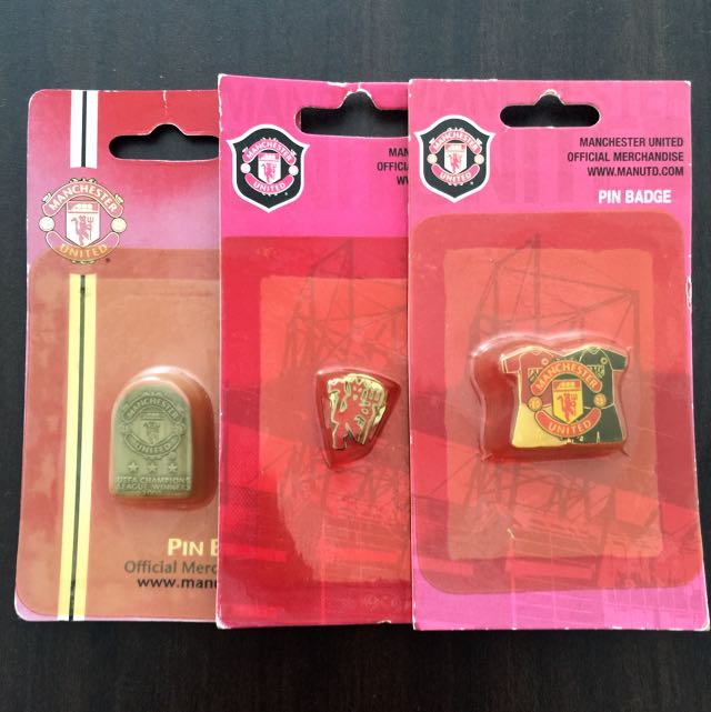 Manchester United Official Merchandise Men S Fashion On Carousell