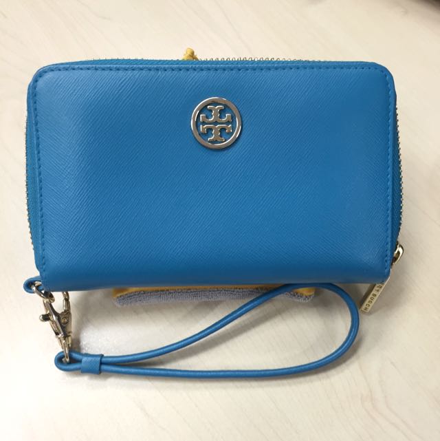 Robinson smartphone wristlet top