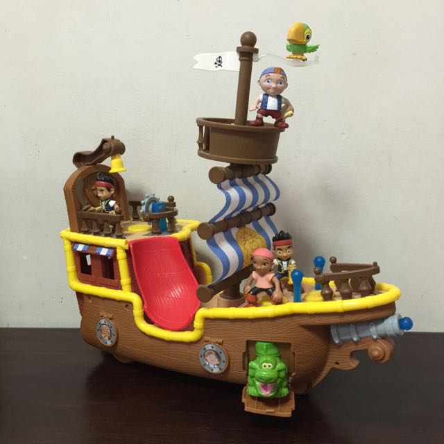 Jake's musical pirate ship bucky top