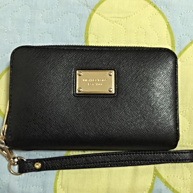 Michael Kors Phone Wallet For Iphone 5, Women's Fashion, Bags & Wallets,  Wallets & Card Holders on Carousell