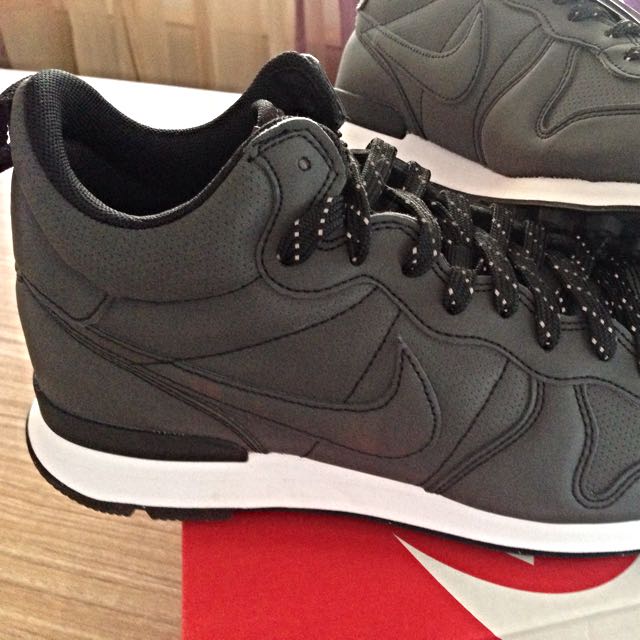 internationalist prm nike