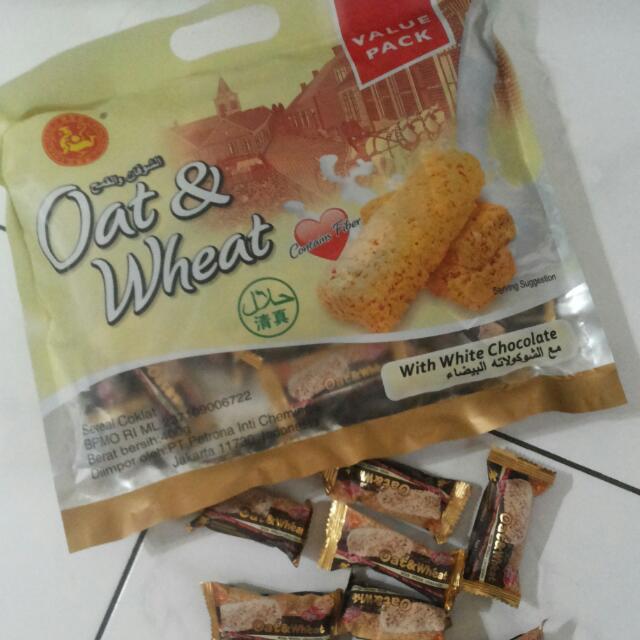 Biscuit Oat Cemilan Sehat Pengganti Sarapan Pagi Cocok Buat Cemilan Yg Sedang Program Diet Murah Meriah Enak 1 Pak Isi 40 Bks Makanan Minuman Di Carousell