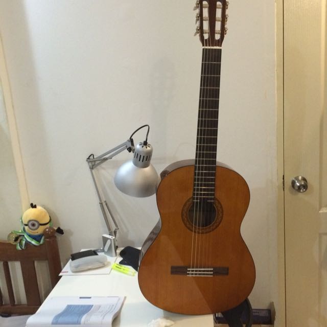 Yamaha store c10 guitar