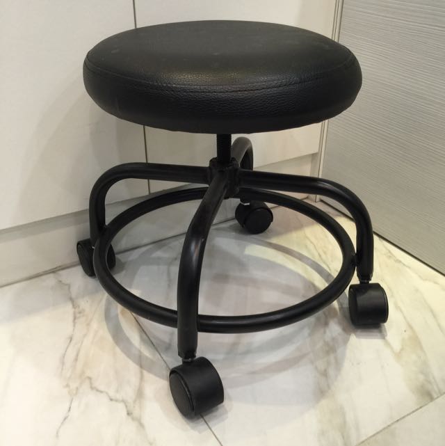 manicurist stool used