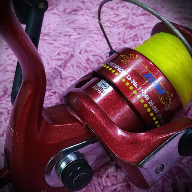 Surecatch hotzone fishing reel, Sports Equipment, Fishing on Carousell