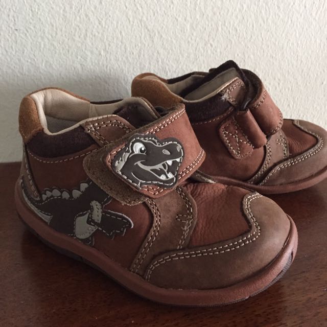 dinosaur clarks shoes