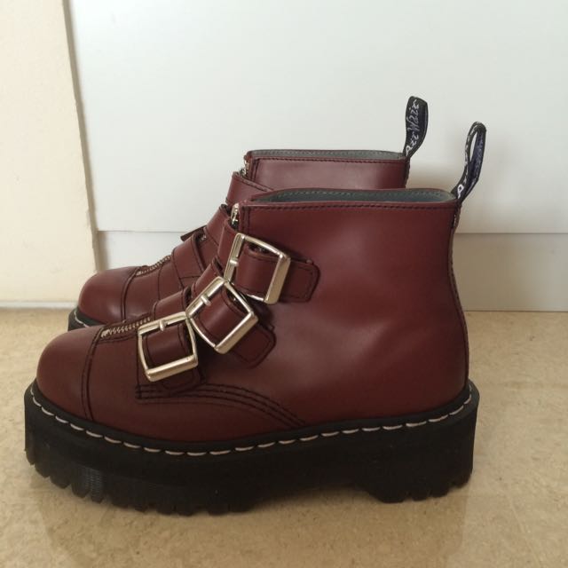 Aggy strap dr martens hot sale
