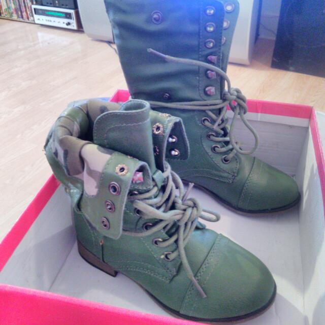 Girls green boots clearance