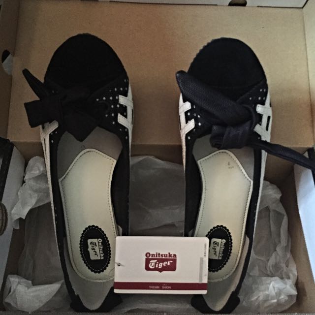 [PRICE REDUCED] Onitsuka Tiger Woman's Wedge (Category: Sneakers & Footwear) located in Singapore. Submitted by classyshoppingspree (Listing ID 15913069, Image 2). Description: .
