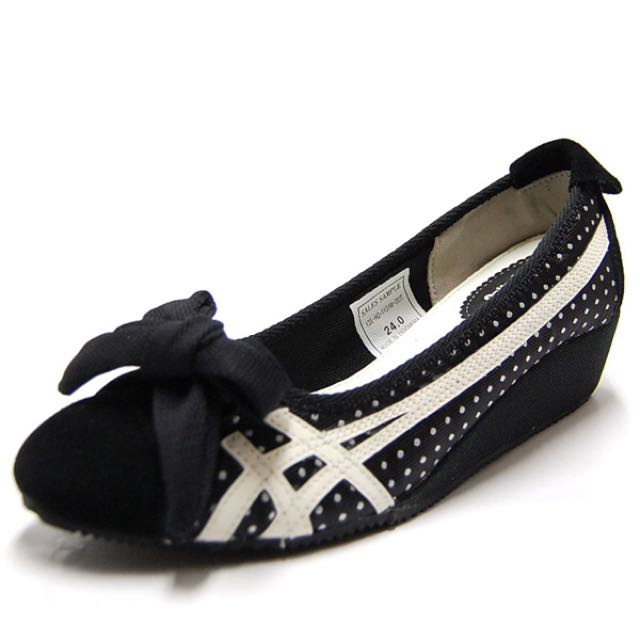 [PRICE REDUCED] Onitsuka Tiger Woman's Wedge (Category: Sneakers & Footwear) located in Singapore. Submitted by classyshoppingspree (Listing ID 15913069, Image 3). Description: .