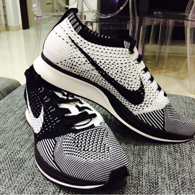 Flyknit racer mens black and white online
