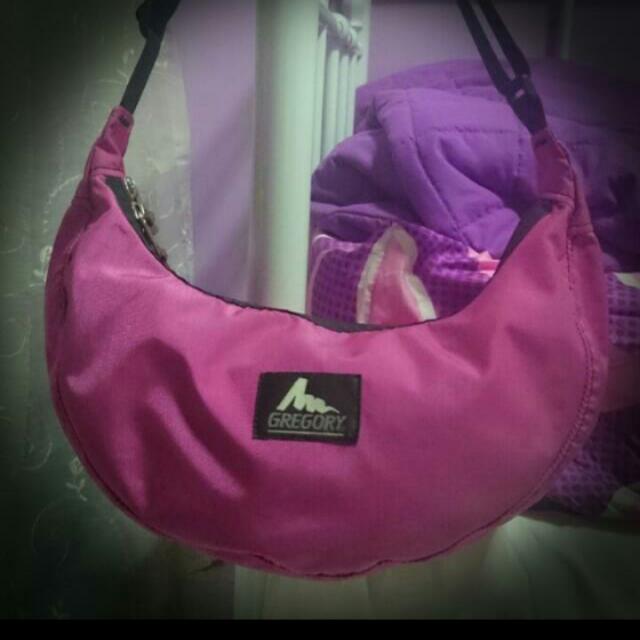 Gregory (Category: Sling Bags) located in Singapore. Submitted by stepgerek (Listing ID 15935685, Image 3). Description: .