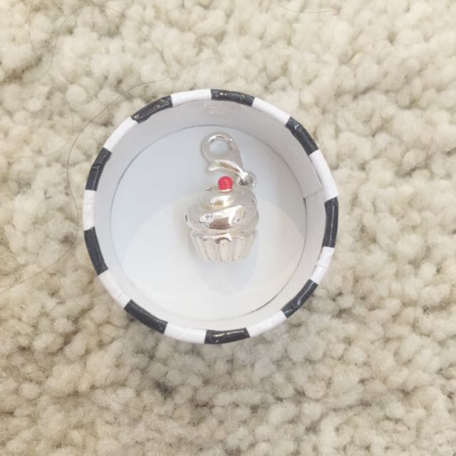 Thomas sabo hotsell cupcake charm