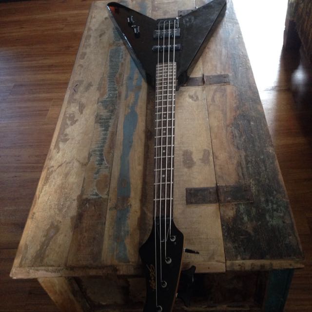 Stagg 2025 flying v