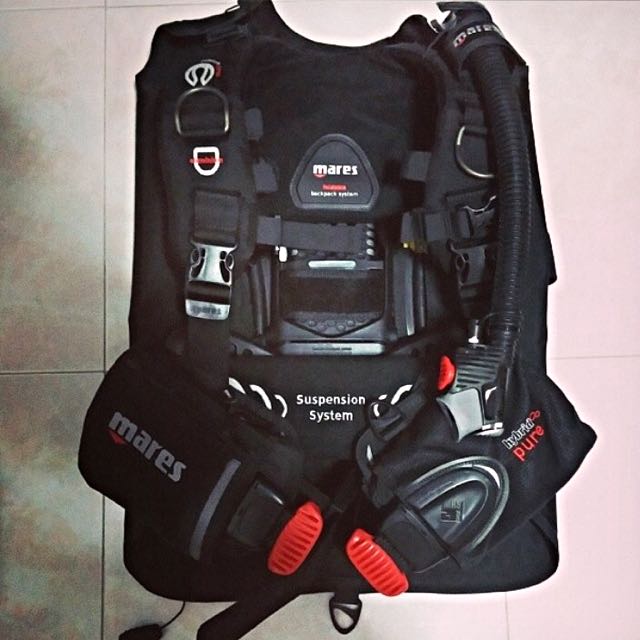 Mares Hybrid Pure Backplate Buoyancy Compensator Device (BCD), Sports