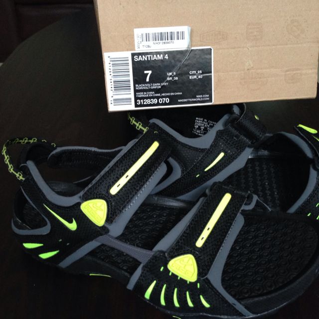 Nike acg sandals amazon online
