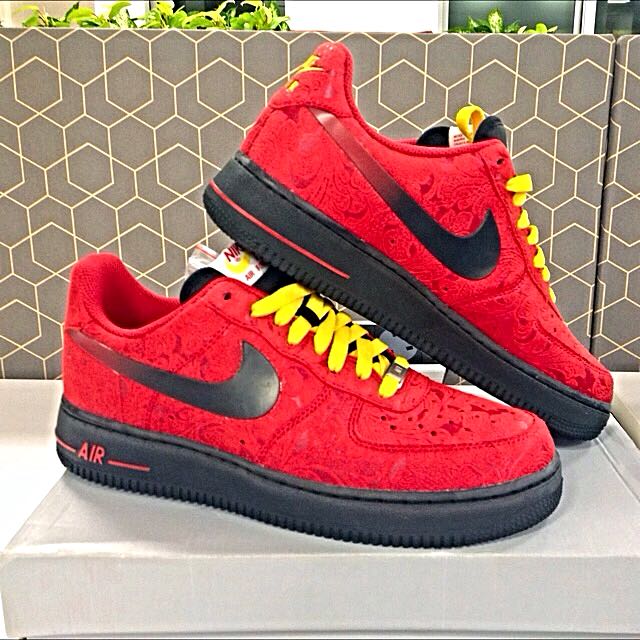 Red bandana nike sales air force ones