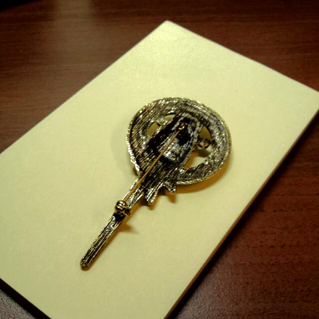 Game of thrones brooch shop