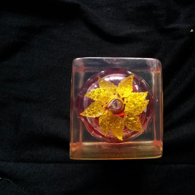 Minyak Apel Jin 9 Daun Asli Hobbies Toys Memorabilia Collectibles Religious Items On Carousell Minyak Apel Jin 9 Daun Asli Hobbies Toys Memorabilia Collectibles Religious Items On Carousell