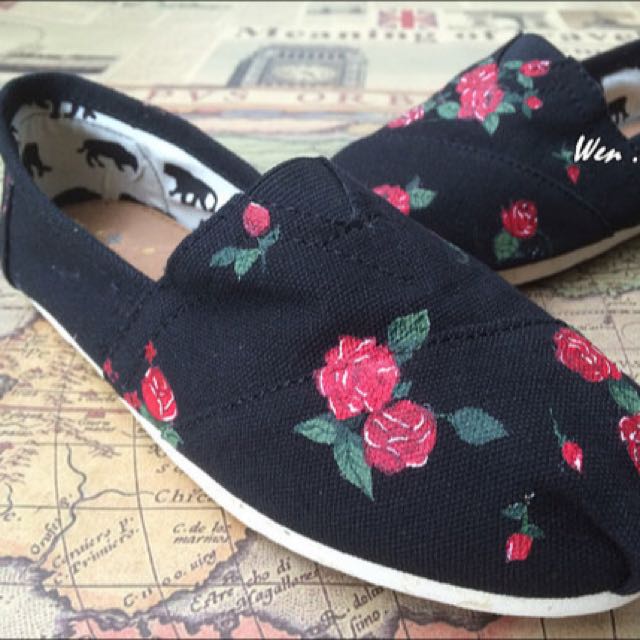 preorder] Toms Floral Rose Shoes Hand 