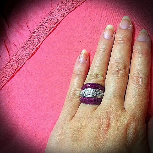 Ruby Diamonds Ring (Category: Watches) located in Singapore. Submitted by jerrit (Listing ID 16365507, Image 1). Description: .
