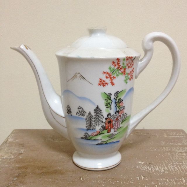 Vintage Teapot Set, Furniture & Home Living, Kitchenware & Tableware