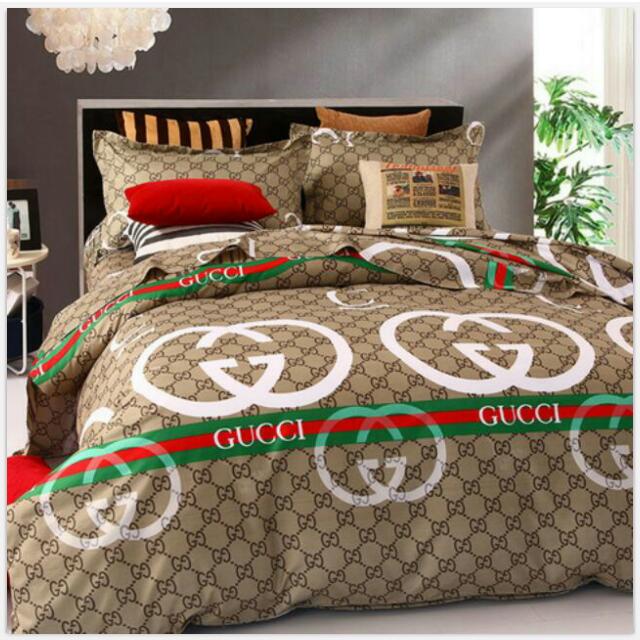 Gucci comforter outlet set queen