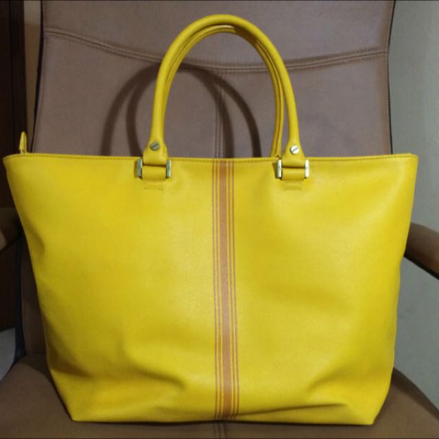 Price reduced Tory Burch Roslyn tote bag yellow slightly used Women s Fashion Bags Wallets Cross body Bags on Carousell