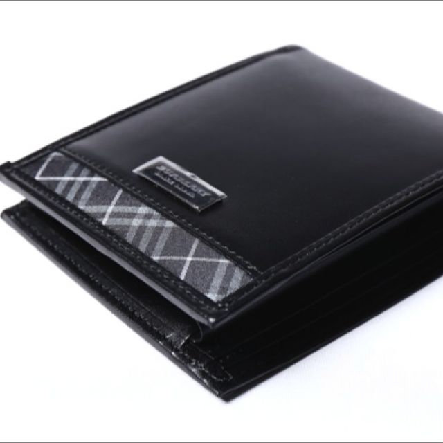 Burberry black label wallet japan price 2025