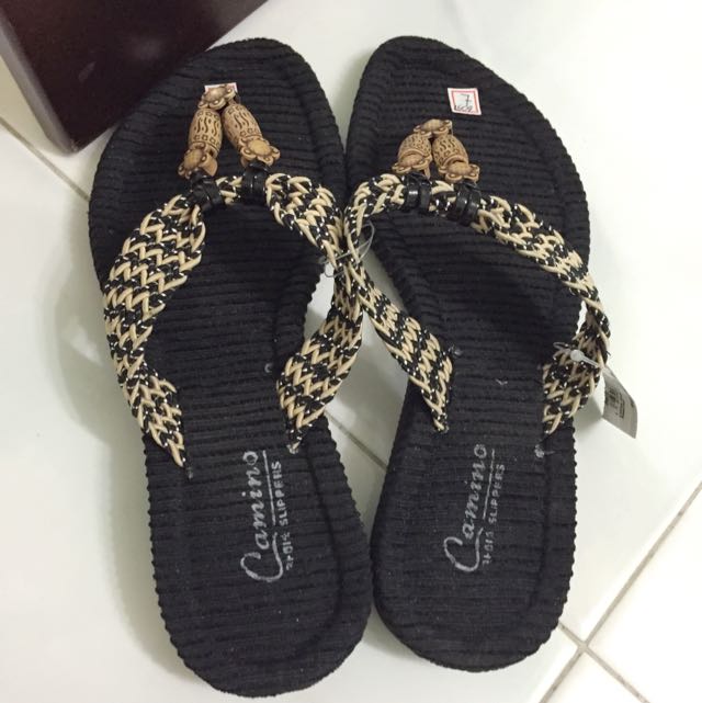Weekend flip clearance flops