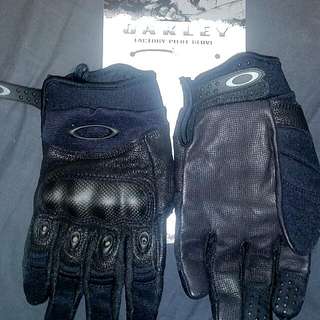Original Oakley Factory Pilot Gloves
Brand New!