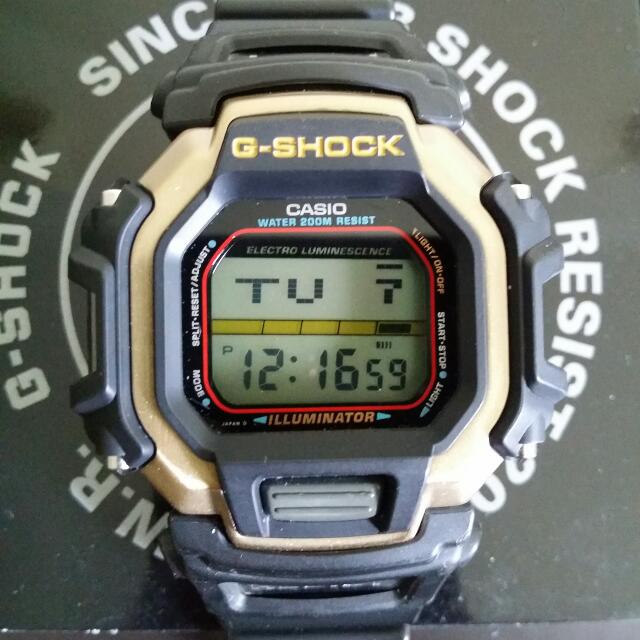 (送料込み) G-SHOCK DW-8140 ガンダム時計