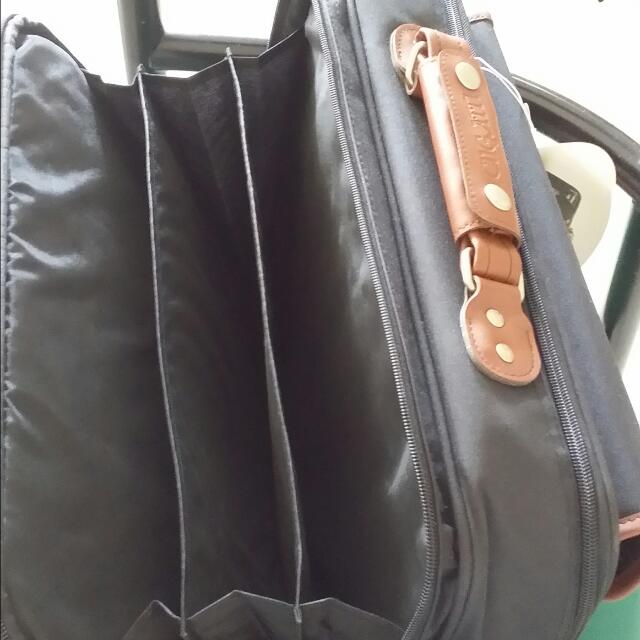 Cugatti Courier Elite Case For Notebook Men S Fashion On Carousell