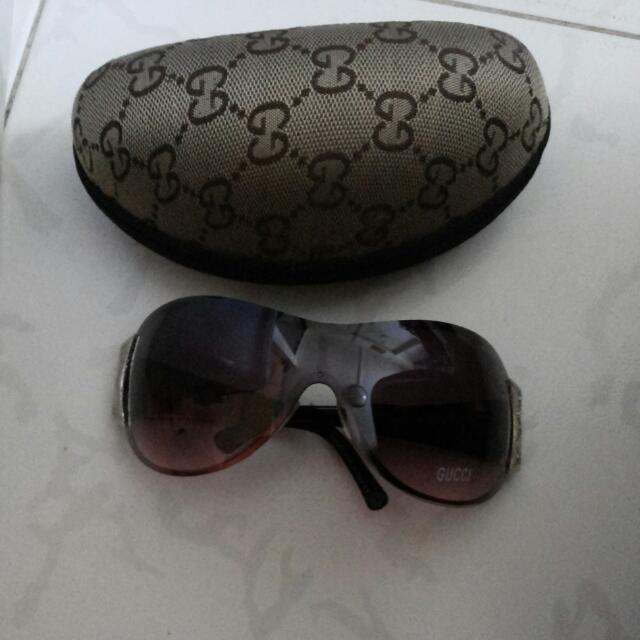 Gucci sunglass, Women's Fashion, Watches & Accessories, Sunglasses
