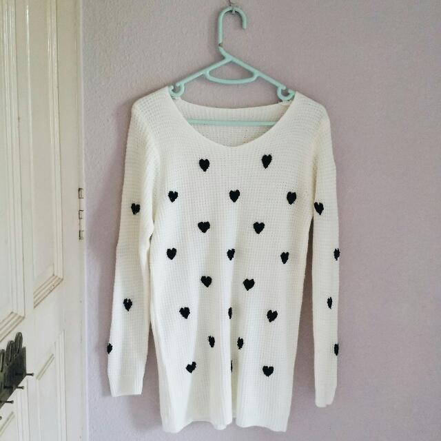 White sweater with best sale hearts