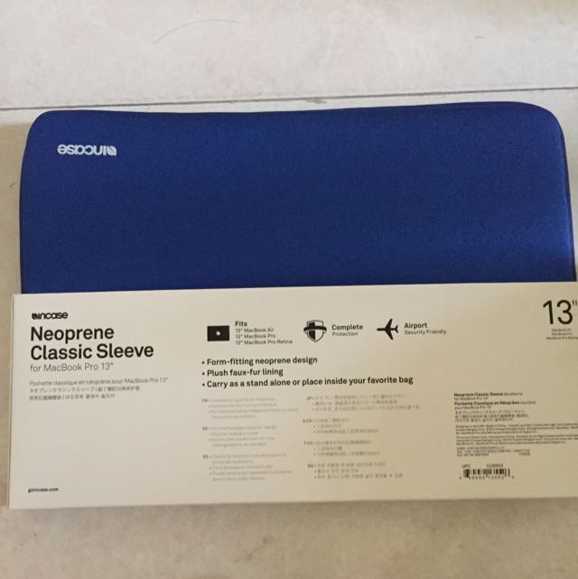 Incase neoprene store classic sleeve