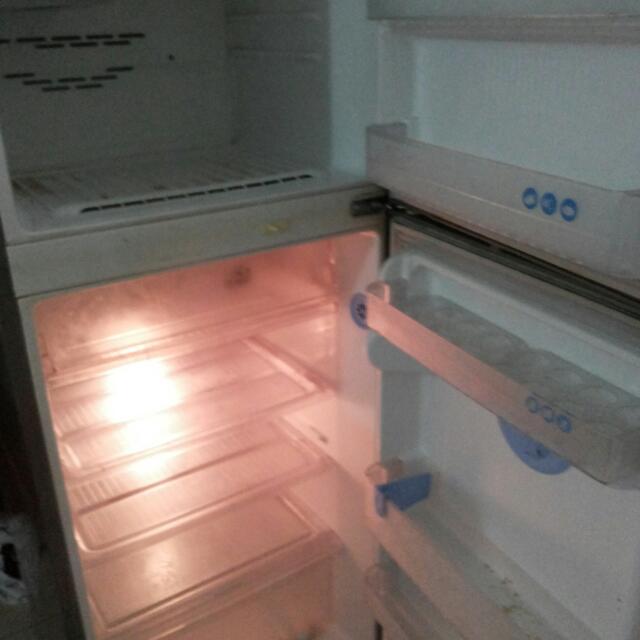 LG fridge, TV & Home Appliances, Kitchen Appliances, Refrigerators