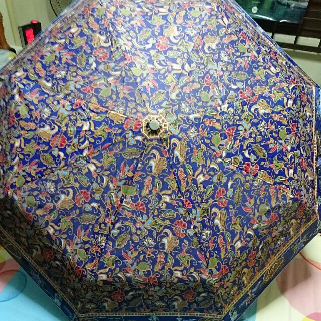 Brand New! Singapore Airline Blue Batik Merlion Umbrella With UV
