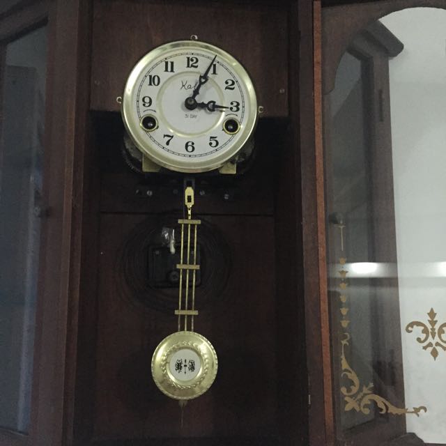 Vintage Hand Wound Clock, Hobbies & Toys, Memorabilia & Collectibles